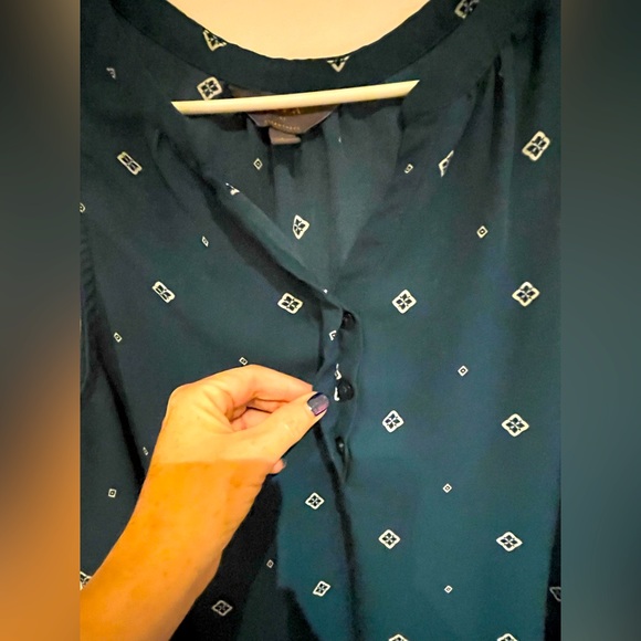 Sleeveless green tank with white diamond pattern. Mix by Hawthorne 41 - Picture 3 of 5